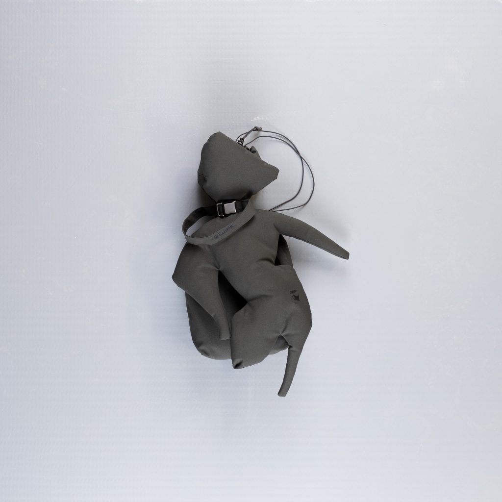 GR10K_EERIE PUPPET BAG_SOIL GREY